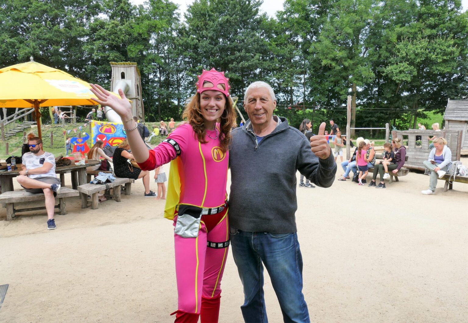 Piet-Jonker-weidevenner.nl-speelkraam-tien-jaar-Piet-en-mega-mindy