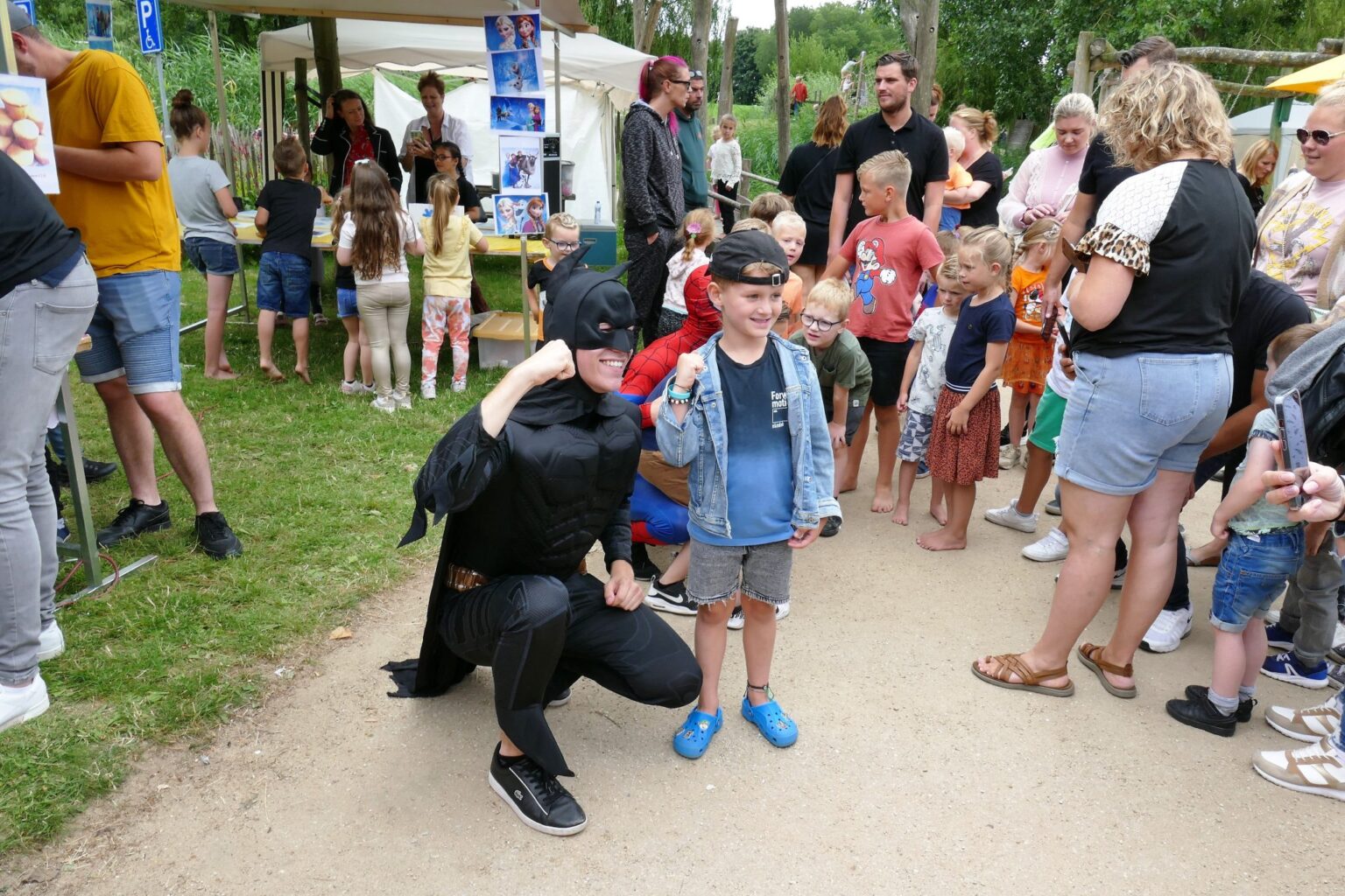 Piet-Jonker-weidevenner.nl-speelkraam-tien-jaar-batman-en-kind