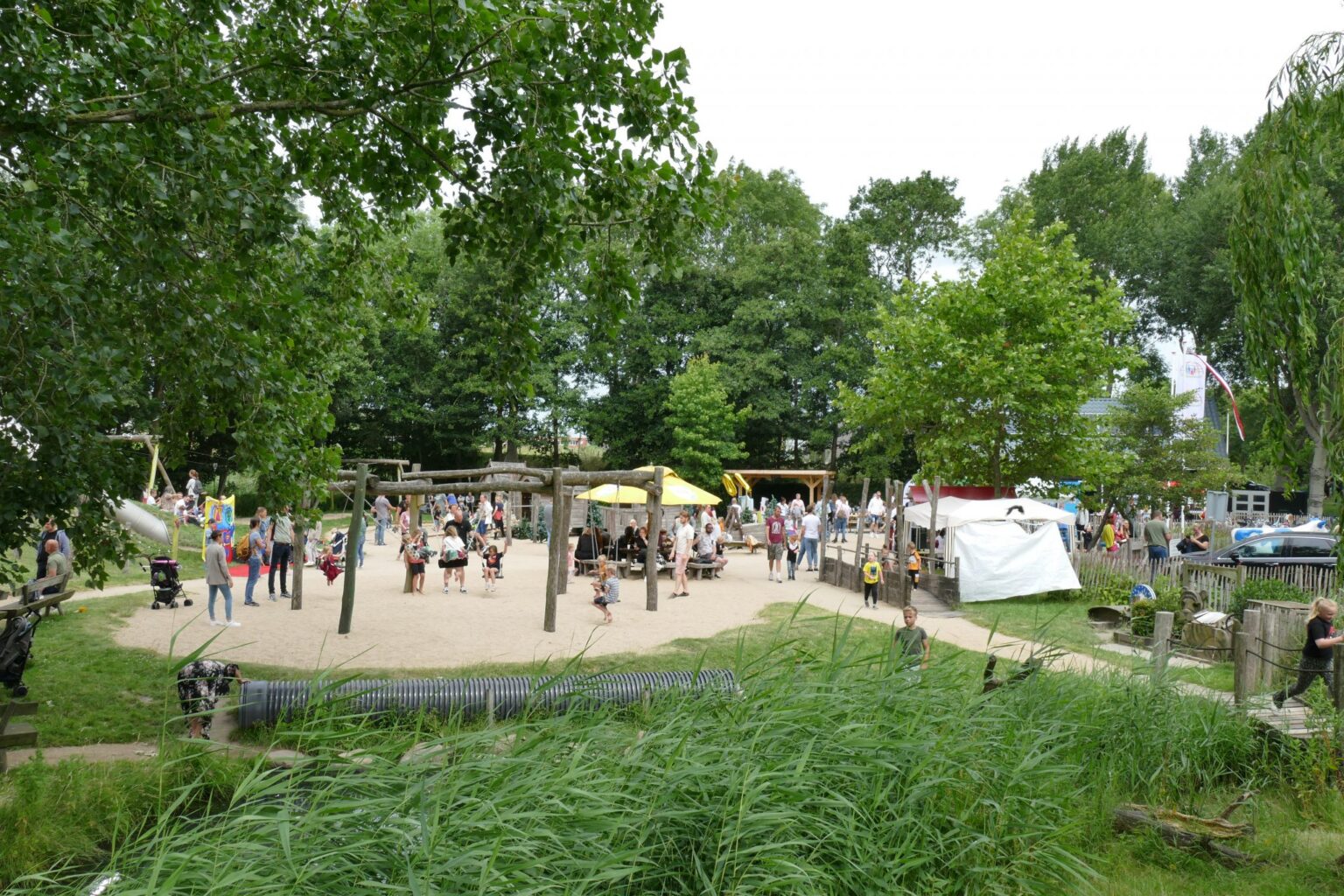 Piet-Jonker-weidevenner.nl-speelkraam-tien-jaar-speeltuin-geheel