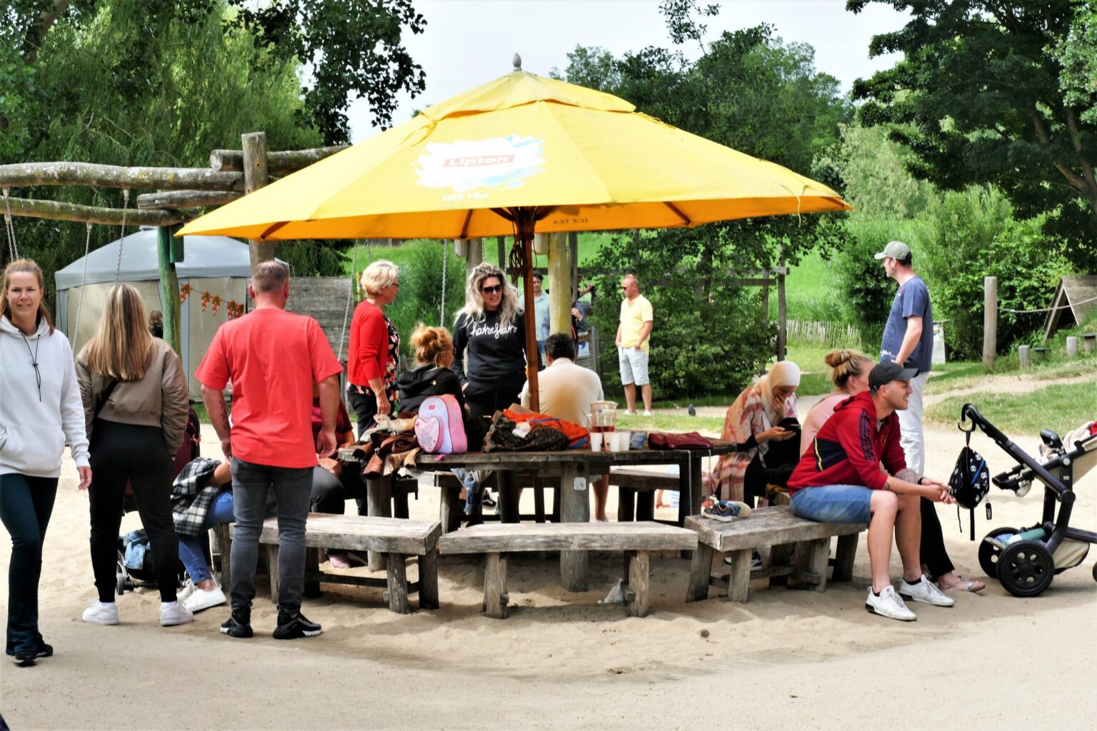 eten-groep-Piet-Jonker-weidevenner.nl-speelkraam-tien-jaar-30