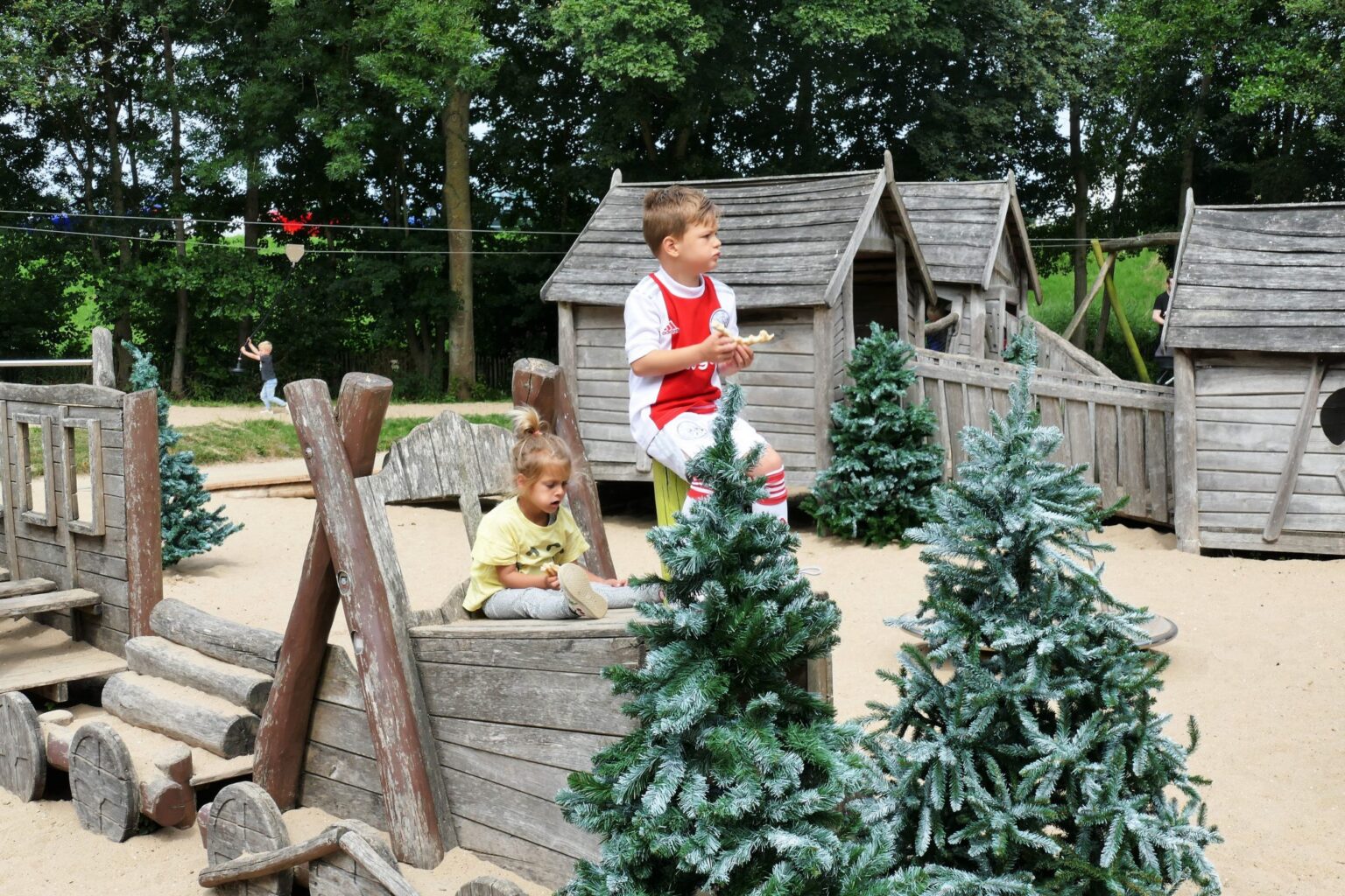 kids-op-houten-Piet-Jonker-weidevenner.nl-speelkraam-tien-jaar-28