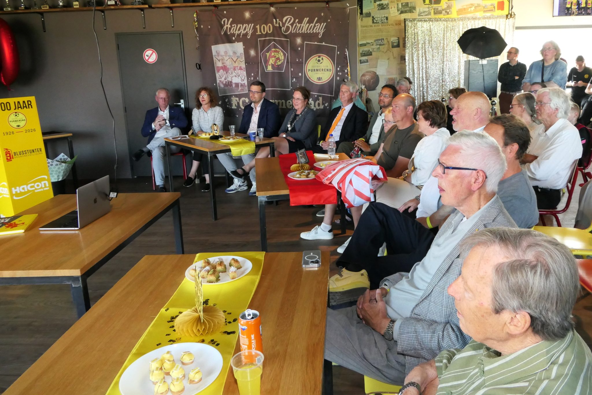 publiek-1-weidevenner.nl-honderd-jaar-FC-Purmerend-26-18