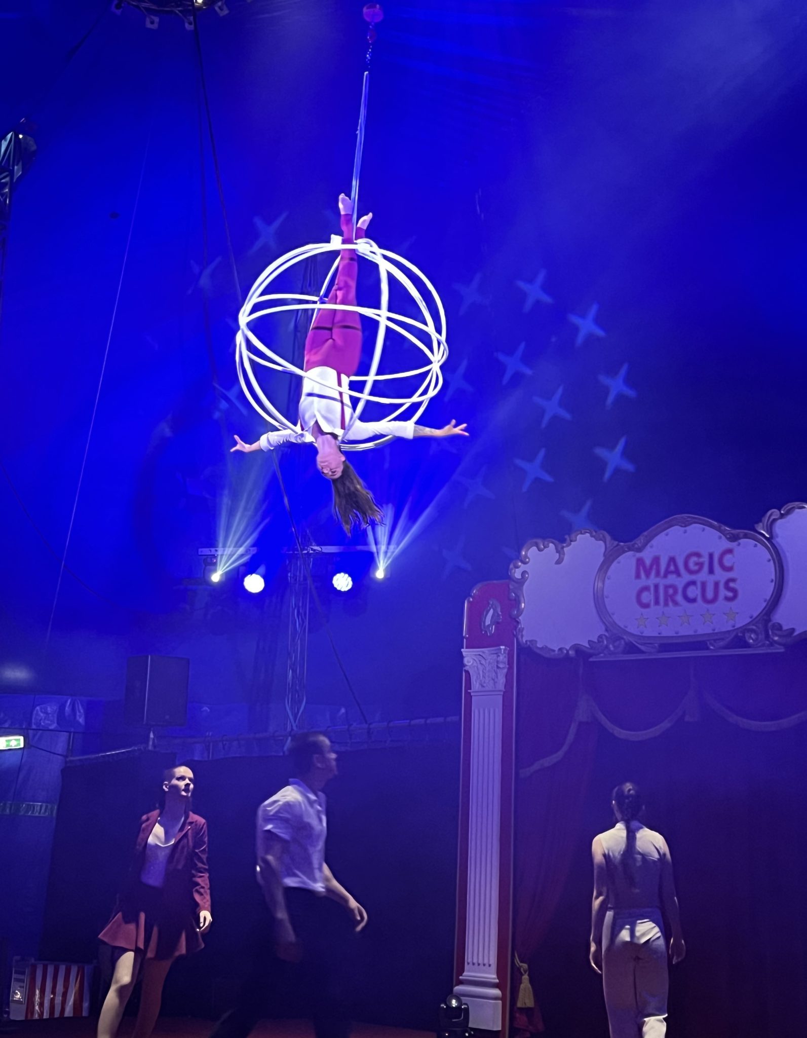 globe-magic-circus