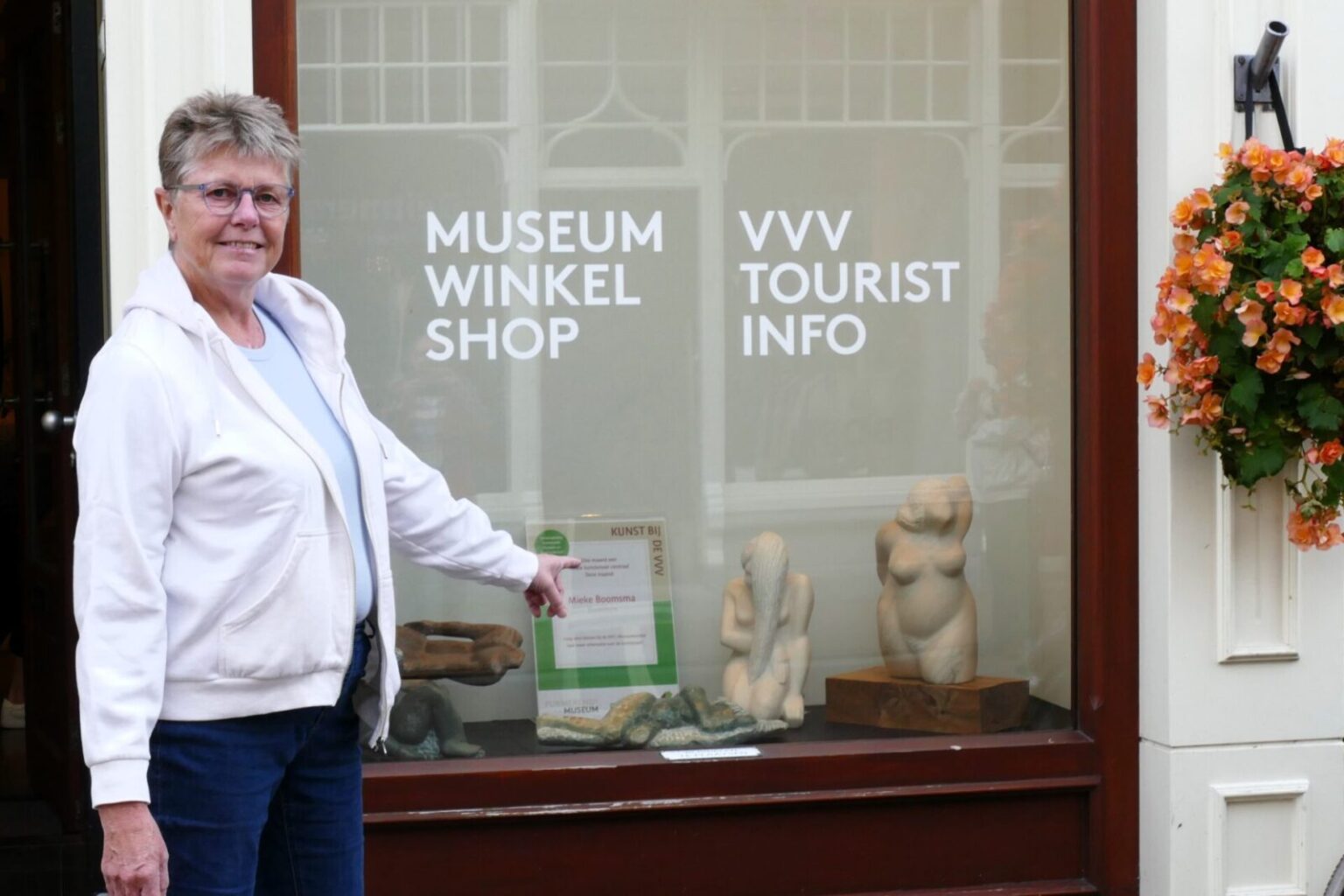 Expositie Van Mieke Boomsma Etalage Vvv Museumwinkel De Weidevenner